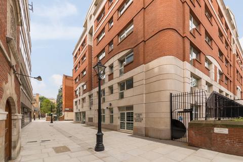 2 bedroom flat for sale, Charter House, Crown Court, London