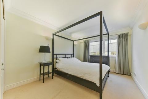 2 bedroom flat for sale, Charter House, Crown Court, London