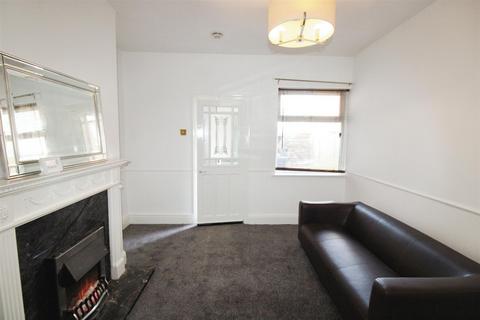 2 bedroom flat to rent, Richmond Road, South Shields