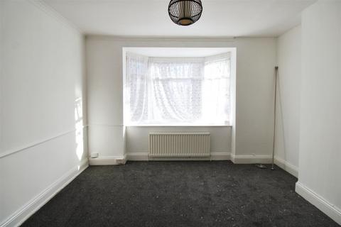 2 bedroom flat to rent, Richmond Road, South Shields