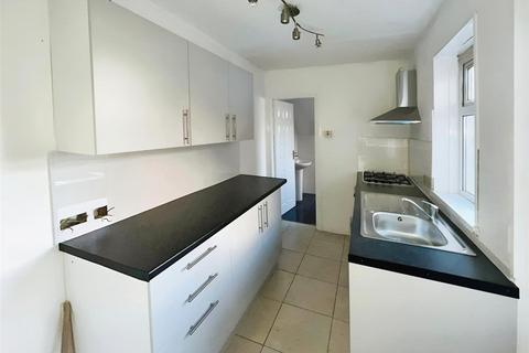 2 bedroom flat to rent, Richmond Road, South Shields