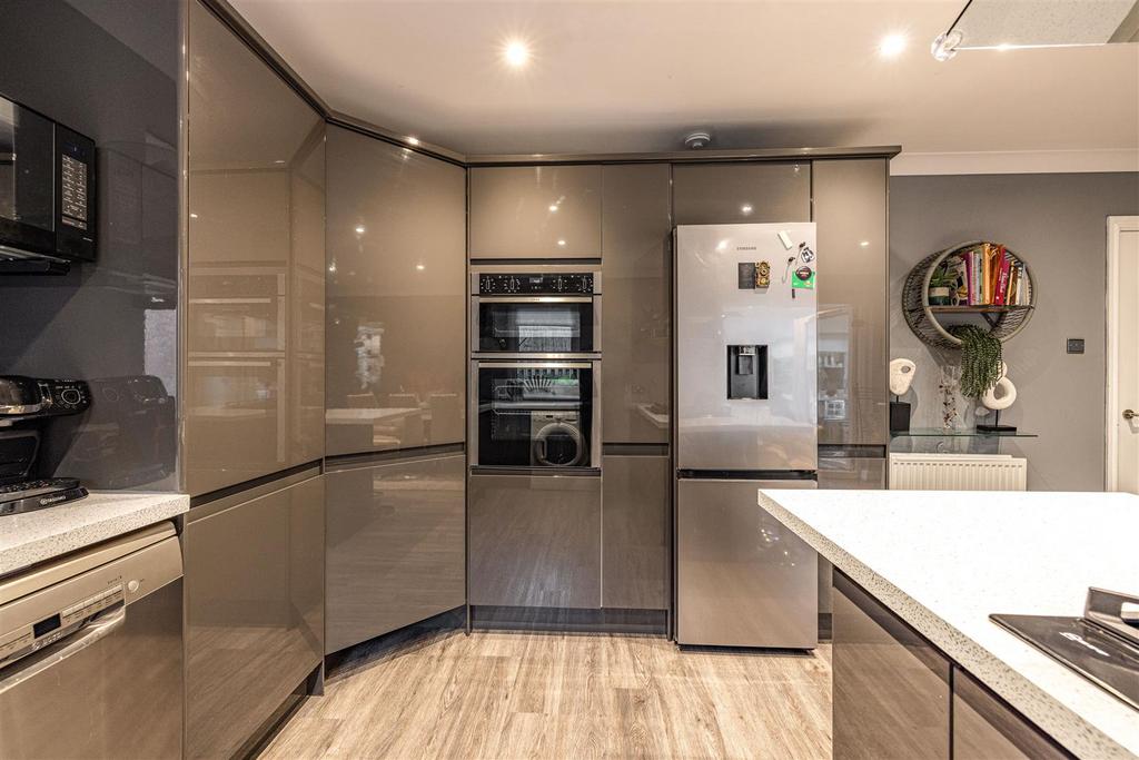 2 Kingsknowe Gardens Galashiels 26.JPG