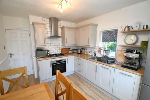 2 bedroom flat for sale, Ashfield Close, Salford, M6
