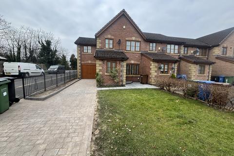 4 bedroom semi-detached house to rent, Orchard Gardens, Cheadle SK8