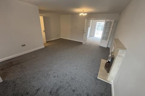 4 bedroom semi-detached house to rent, Orchard Gardens, Cheadle SK8