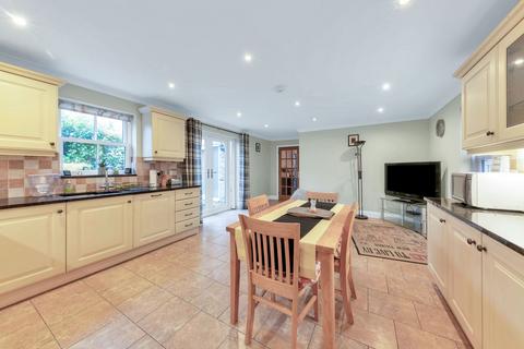 4 bedroom detached house for sale, Orchard Close, Cambridge CB25