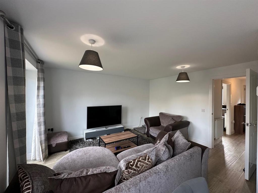 Lounge/Dining Room