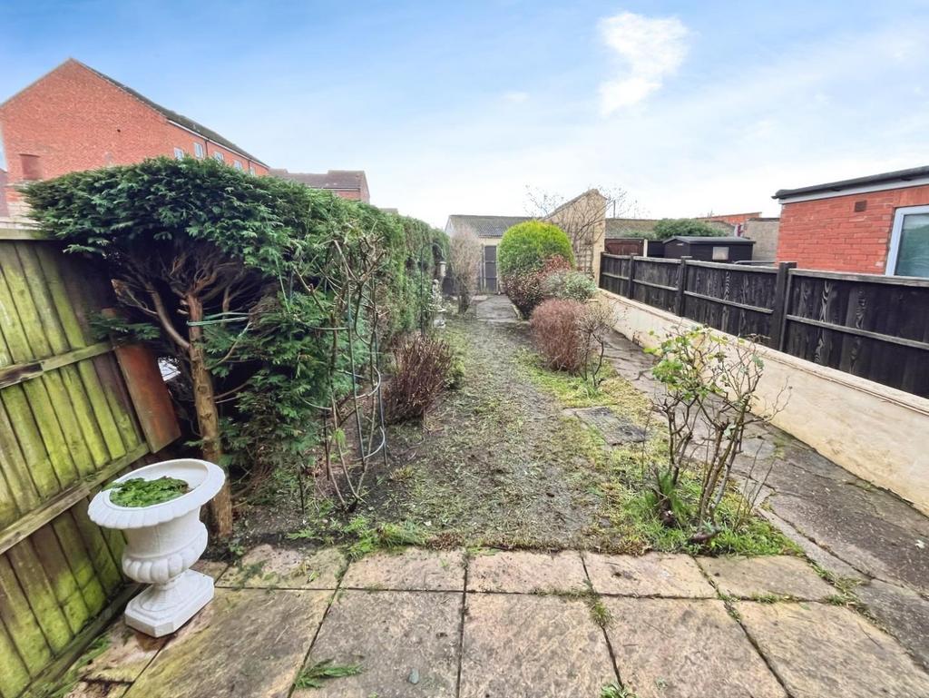 C3b0bf78-Rear 20garden.jpg