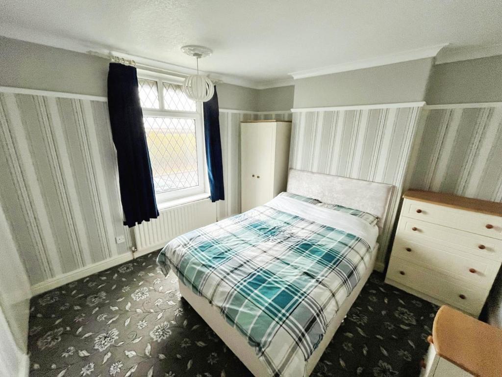Ce0d147f-Bedroom 20 One.jpg