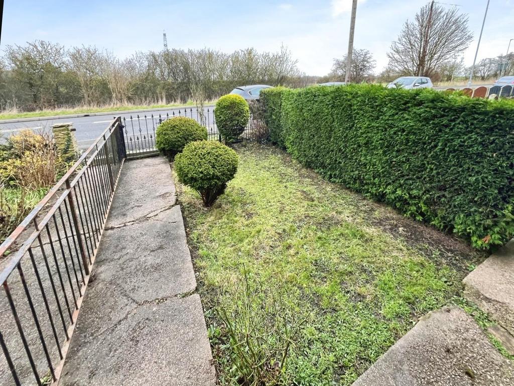 Bd13b52d-Front 20garden.jpg