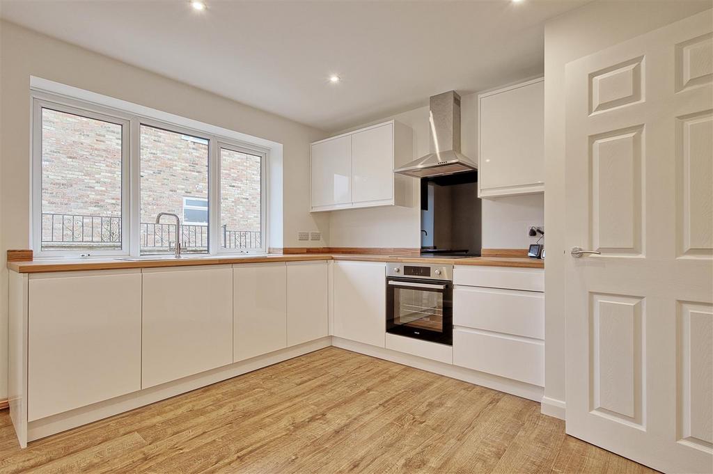 Kitchen 2.jpg