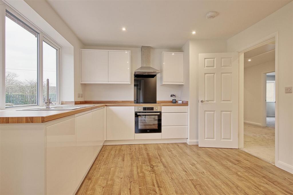 Kitchen 3.jpg