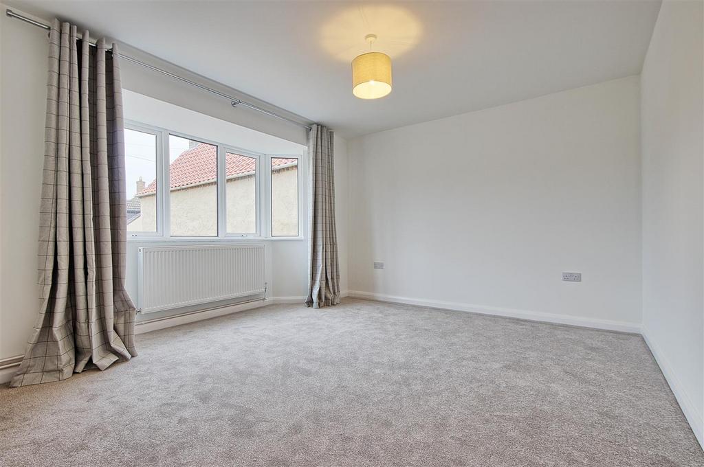 Bedroom 1.jpg