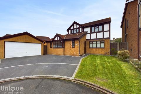 4 bedroom detached house for sale, Hawthorn Close, Wesham PR4