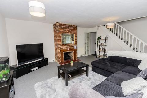 2 bedroom terraced house for sale, No Onward Chain in Hawkhurst