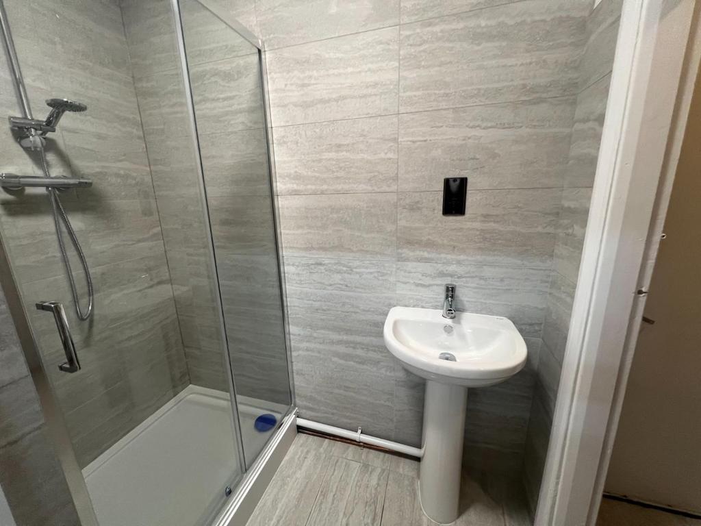 Shower room.JPG
