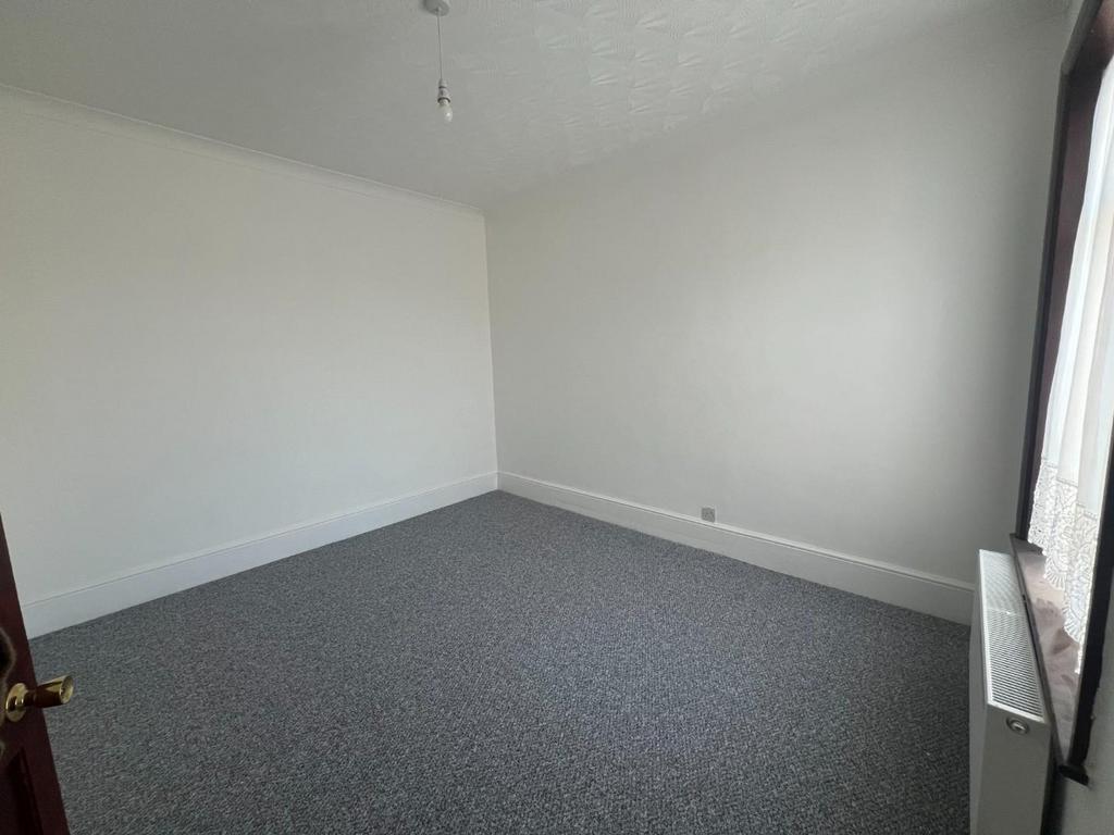 Bedroom 2.JPG