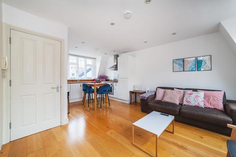 2 bedroom flat to rent, Flat ,,Hanson Street, London W1W