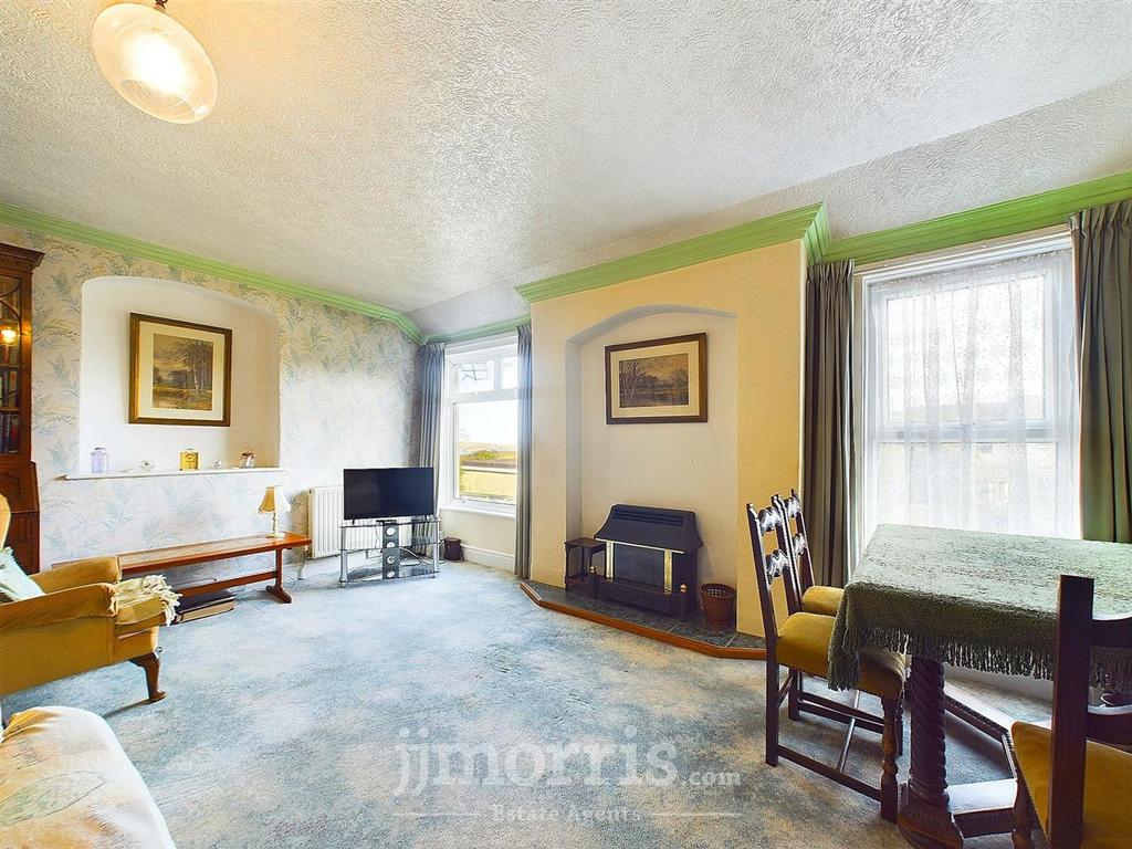 Sitting/Dining Room