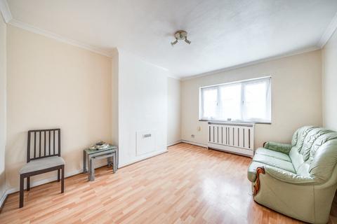 3 bedroom flat to rent, Victoria Way London SE7