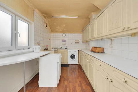 70 Dunedin Road, London, E10 5NJ