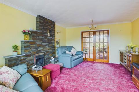 2 Guipavas Road, Callington, PL17 7PL