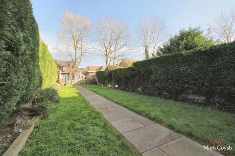 4 bedroom terraced house for sale, Colesmead Road, Redhill RH1