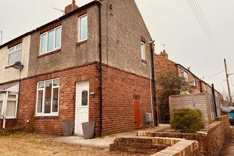 2 bedroom end of terrace house to rent, Charlton Villas, Greenside NE40