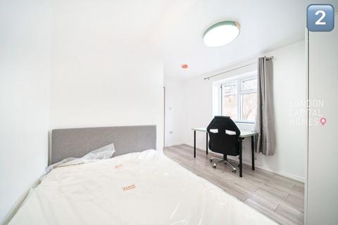 1 bedroom in a house share to rent, St. Lawrence Cottages, St. Lawrence Street, London, E14