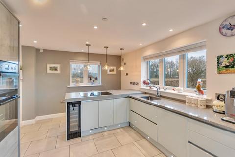 2 bedroom detached house for sale, Pool Quay, Welshpool