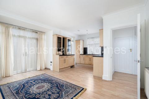 5 bedroom semi-detached house to rent, Hall Lane, Hendon