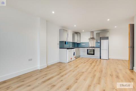 3 bedroom apartment to rent, Sudbury Court Road, Harrow HA1