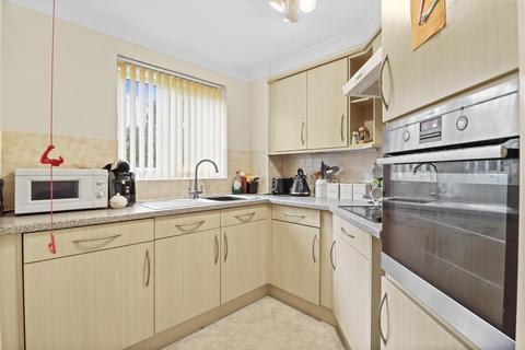 1 bedroom flat for sale, Vicarage Lane, Hailsham
