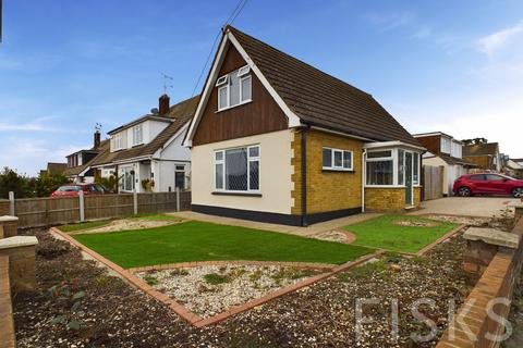 2 bedroom chalet for sale, Kents Hill Road, Benfleet, SS7