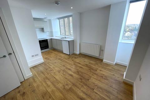 1 bedroom flat to rent, Perrymount Road, Haywards Heath,