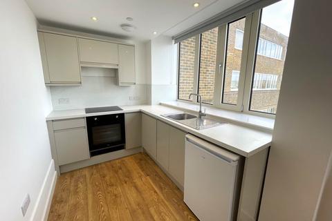 1 bedroom flat to rent, Perrymount Road, Haywards Heath,