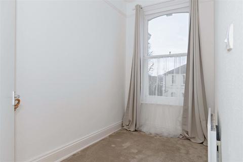 Flat 4, 10 Byron Road, Worthing, BN11 3HN