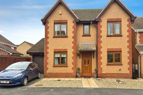 4 bedroom detached house for sale, Olivier Close, Burnham on Sea, TA8