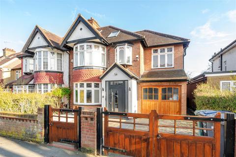 Rosslyn Crescent, Wembley