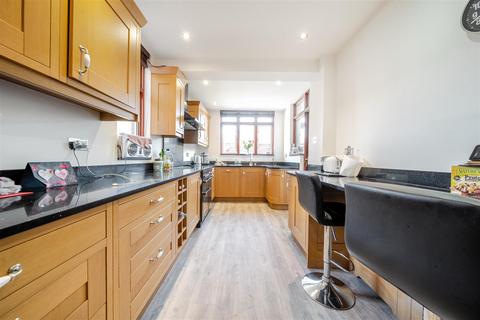 4 bedroom semi-detached house for sale, Rosslyn Crescent, Wembley