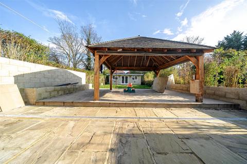 4 bedroom semi-detached house for sale, Rosslyn Crescent, Wembley