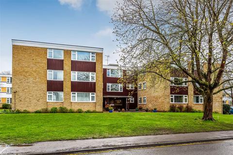 3 bedroom apartment for sale, Sandown lodge, Epsom