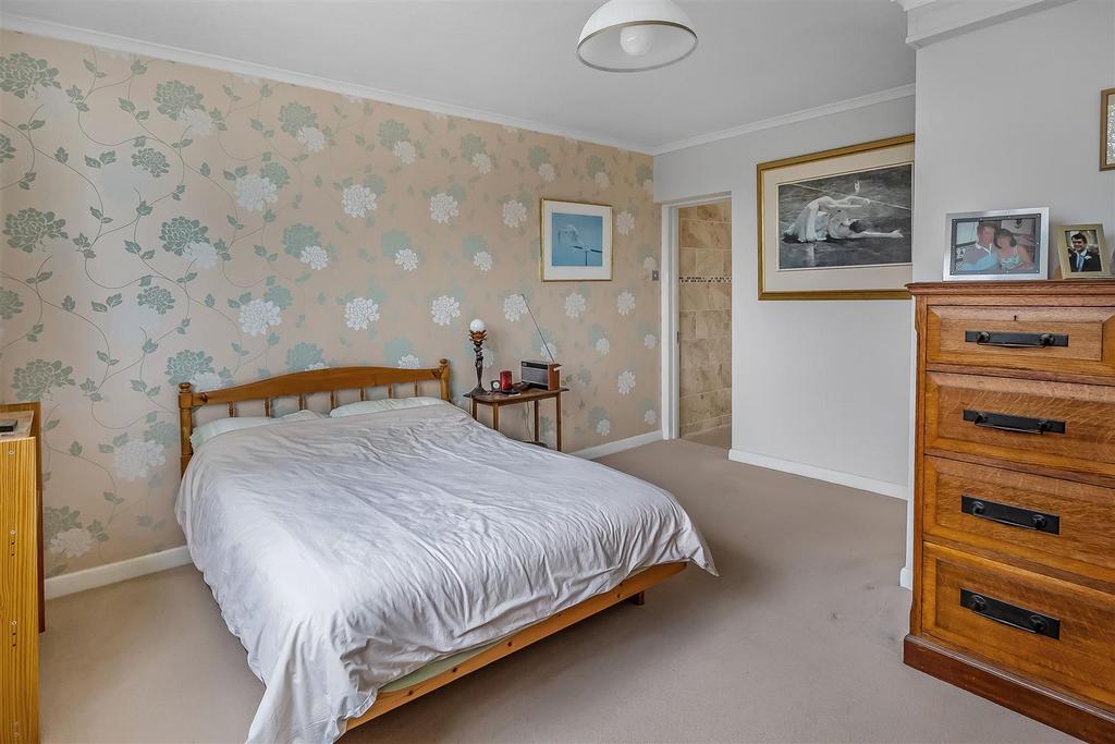 Sandown-Lodge-6.jpg