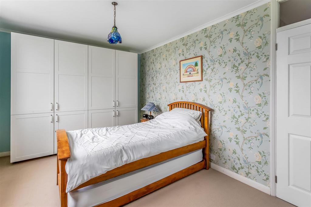 Sandown-Lodge-2.jpg