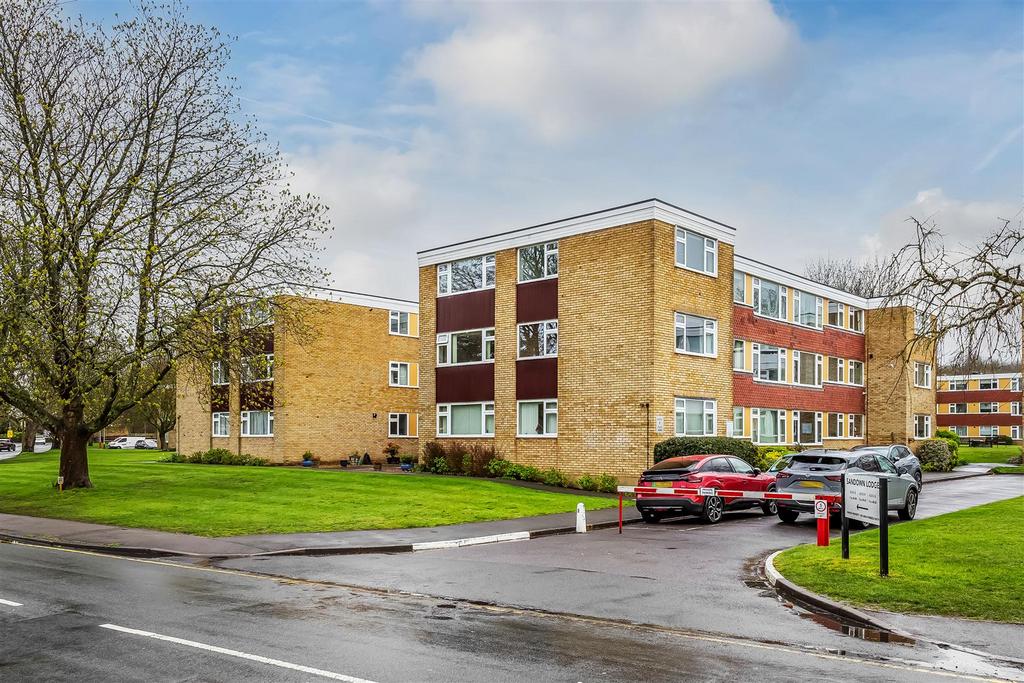 Sandown-Lodge-21.jpg