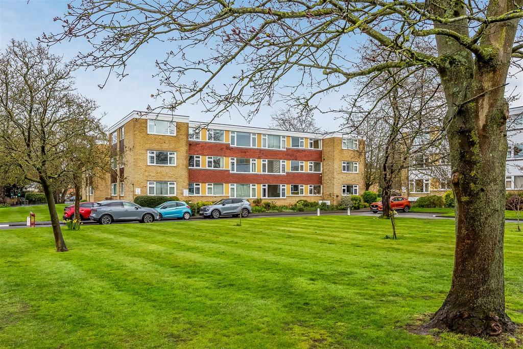Sandown-Lodge-22.jpg