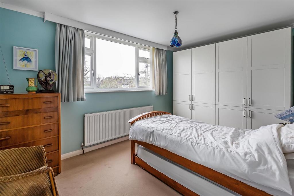 Sandown-Lodge-1.jpg