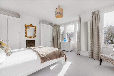 16 Holmes Road, Twickenham, TW1 4RE