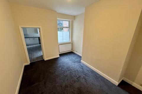 4 bedroom terraced house to rent, Gill Street, Blackley