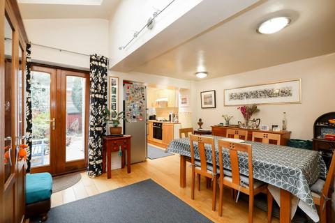 8 Layton Road, Brentford, TW8 0QJ